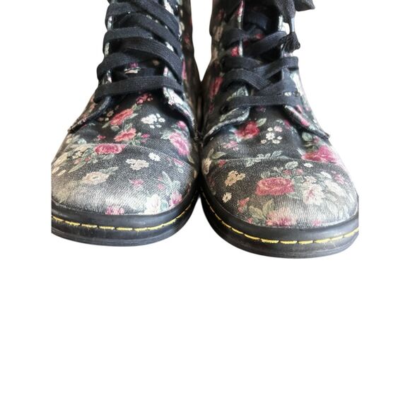 Doc Dr Martens Hackney Rose Floral black Canvas Boots US Size 7 EU 38 - Picture 3 of 7